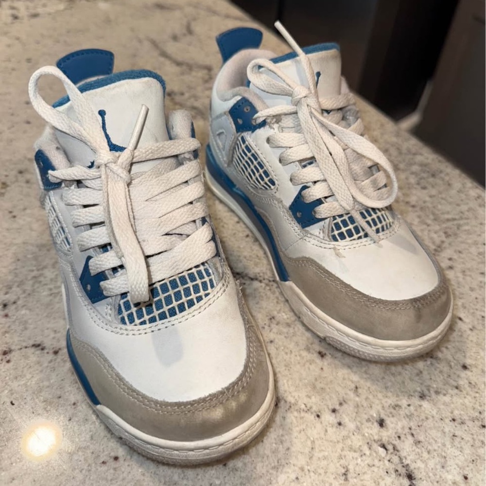Jordan 4 Retro - Picture 3 of 4
